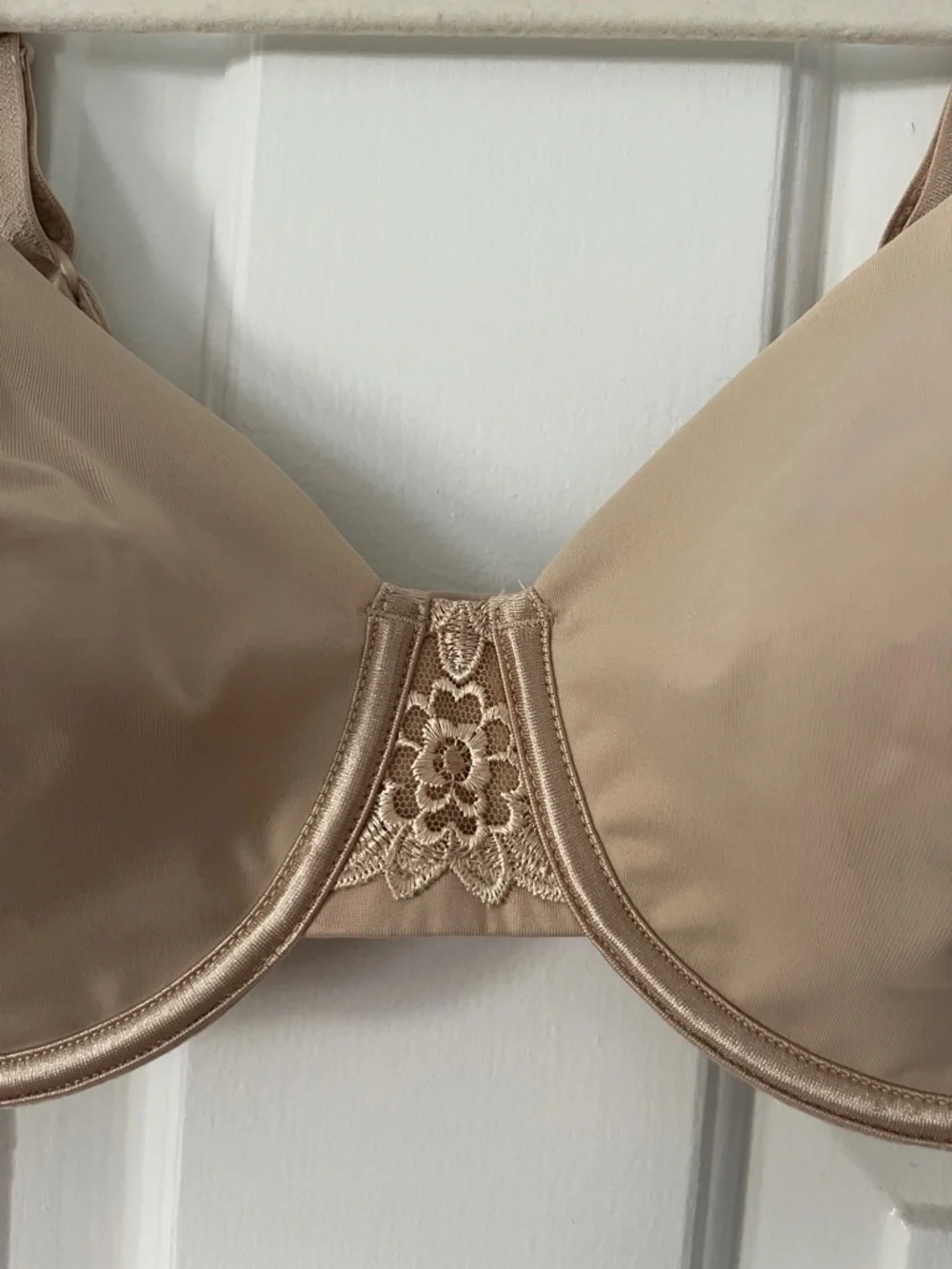 Vanity Fair Beige Smooth Underwire Bra 38C - Picture 4 of 7